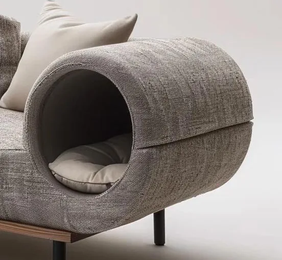 Cylindrical tunnel bed in the grey build